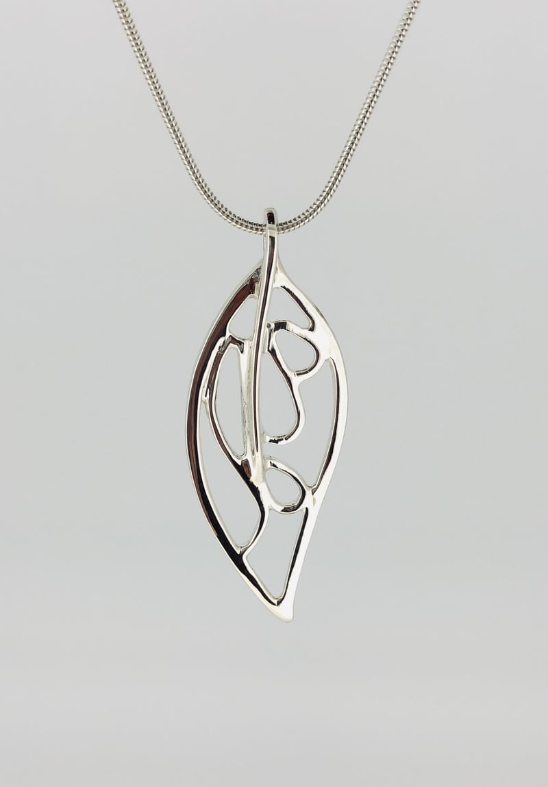Lorien Leaf Pendant